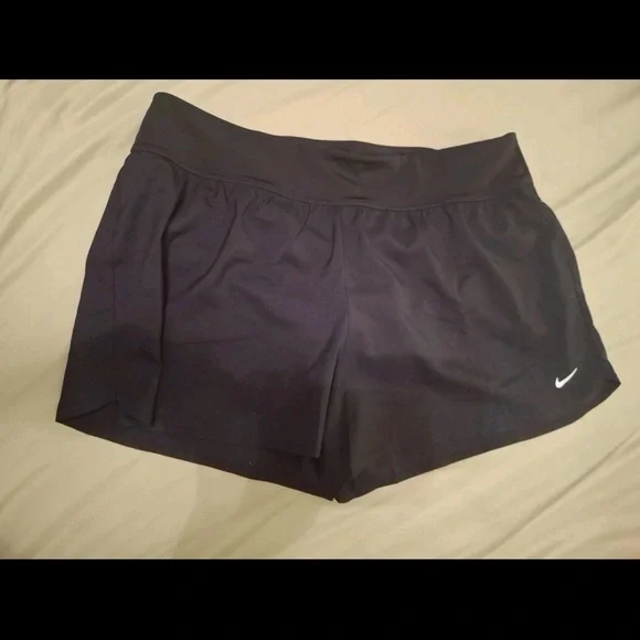 Nike Women's Black Athletic Shorts - Picture 2 of 7